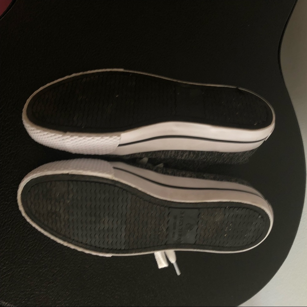 Airwalk Shoes - Picture 3 of 3